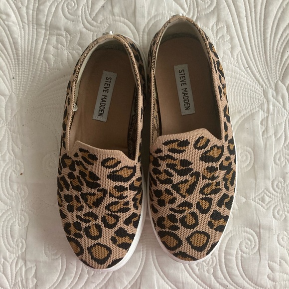 steve madden mailer sneaker